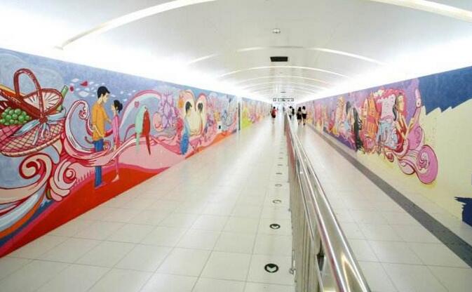 地铁品牌墙广告